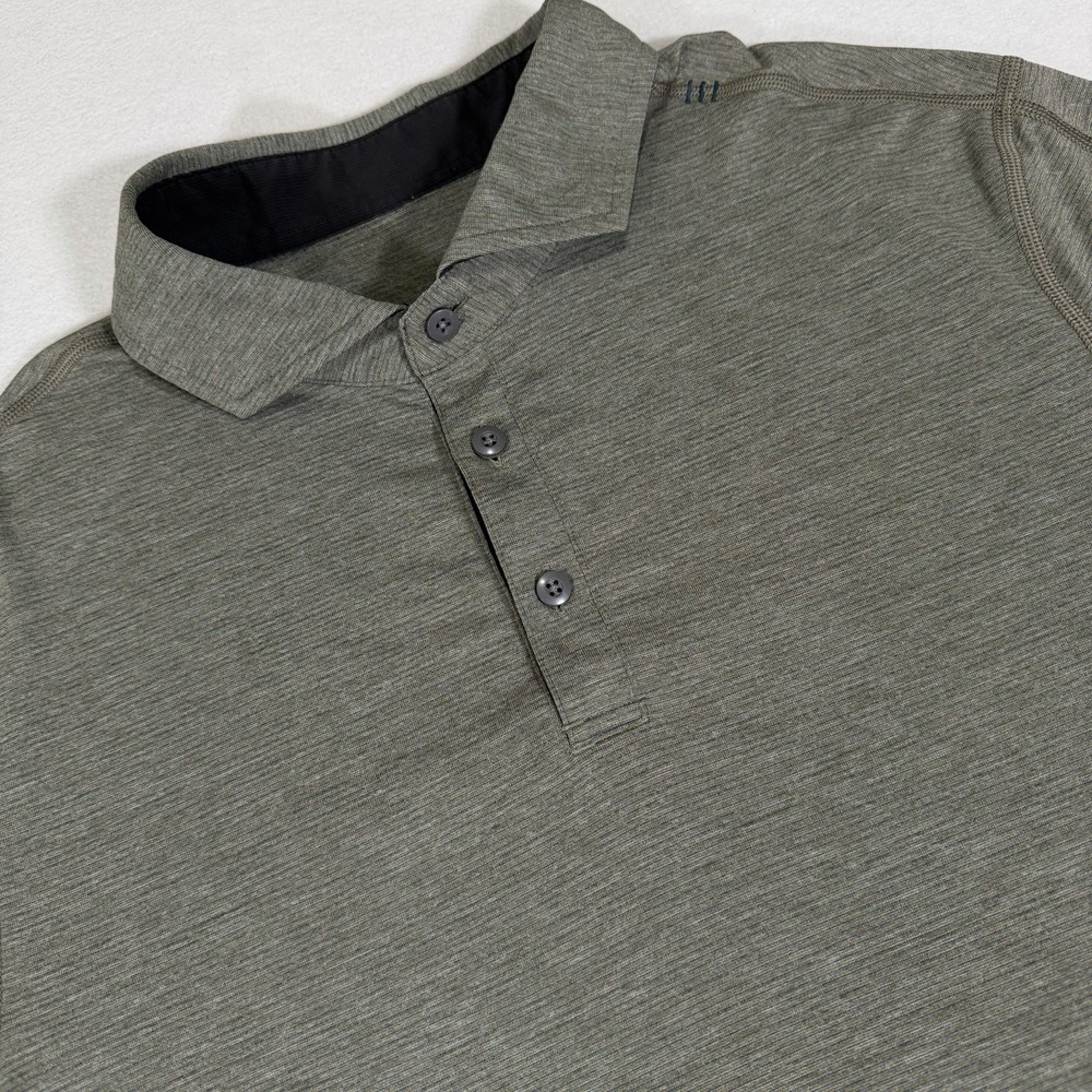 Lululemon Men's Large‎ Gray Striped Evolution Short Sleeve Golf Polo Shirt